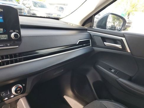 Used 2024 Mitsubishi Outlander SE AWD/4WD image 25