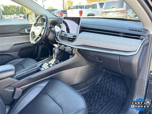 Used 2022 Jeep Compass Latitude image 31