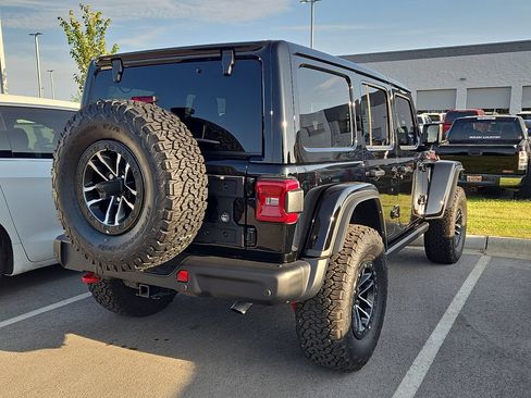 Used 2026 Jeep Wrangler Unlimited Rubicon AWD/4WD image 3
