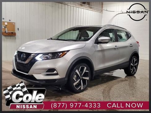 Used 2022 Nissan Rogue Sport SL image 1