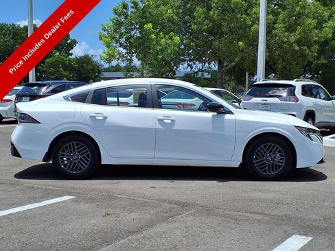 Used 2026 Nissan Sentra SV w/ SV Convenience Package FWD image 10