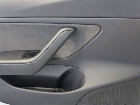 Used 2019 Tesla Model 3 Standard Range image 21