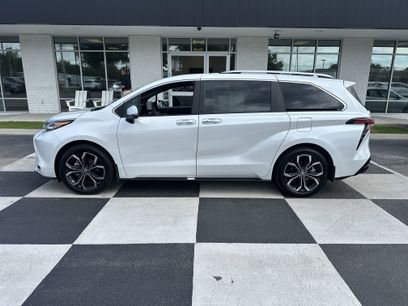Used 2025 Toyota Sienna Platinum