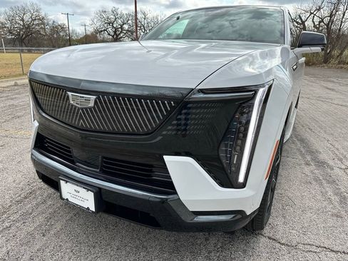 New 2025 Cadillac Escalade IQ Sport 1 w/ LPO, ONYX Package AWD/4WD image 8