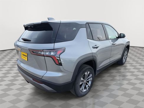 Used 2025 Chevrolet Equinox LT w/ Safety and Technology Package image 6