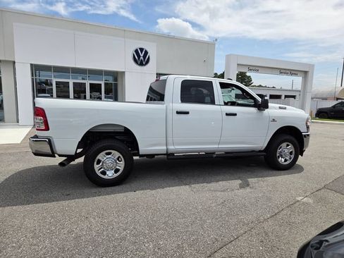 Used 2024 RAM 2500 Tradesman w/ Chrome Appearance Group AWD/4WD image 13