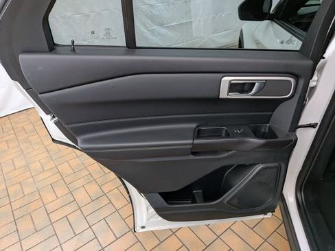 Certified 2020 Ford Explorer XLT w/ Equipment Group 202A image 21