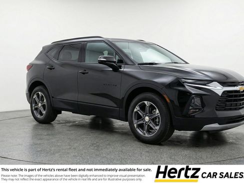 Used 2025 Chevrolet Blazer LT image 1