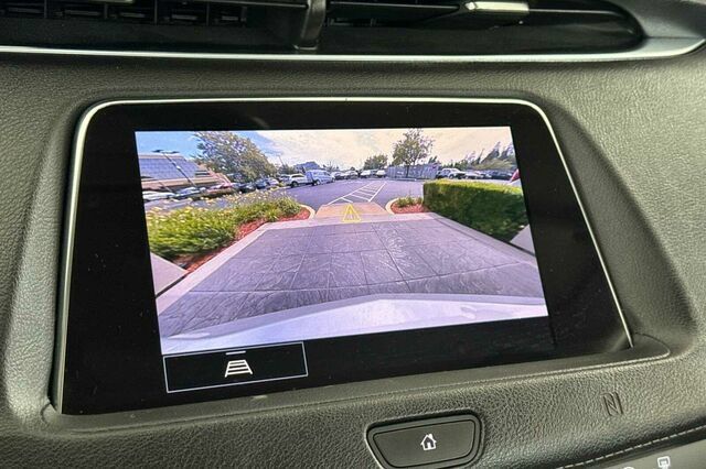 Used 2021 Cadillac XT4 Luxury w/ Driver Awareness Package FWD image 19