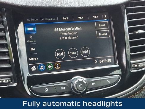Used 2021 Chevrolet Trax LT AWD/4WD image 12
