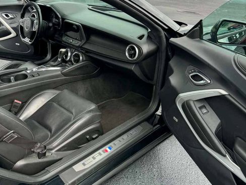 Used 2016 Chevrolet Camaro SS RWD image 10