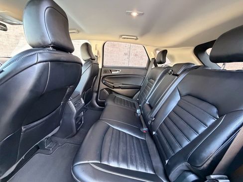 Used 2022 Ford Edge SEL image 16