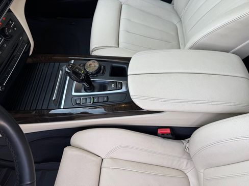 Used 2016 BMW X5 xDrive50i w/ Executive Package image 11