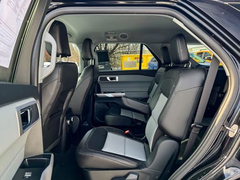 Certified 2024 Ford Explorer XLT w/ Equipment Group 202A image 22