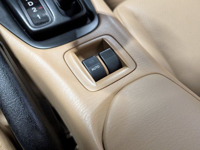 Used 2002 MAZDA MX-5 Miata LS RWD image 19