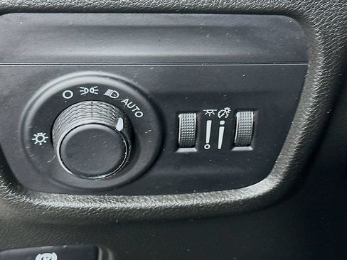Certified 2023 Jeep Grand Cherokee Altitude AWD/4WD image 18