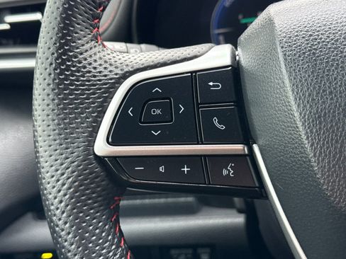 Used 2025 Toyota Sienna XSE w/ XSE Premium Package image 29