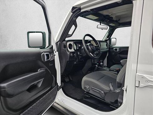 Used 2025 Jeep Gladiator Sport image 18