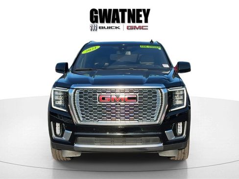 Used 2021 GMC Yukon XL Denali image 2
