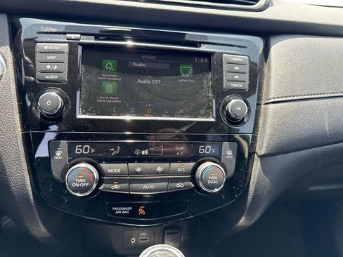 Used 2020 Nissan Rogue SV w/ Sun & Sound Touring Package FWD image 15