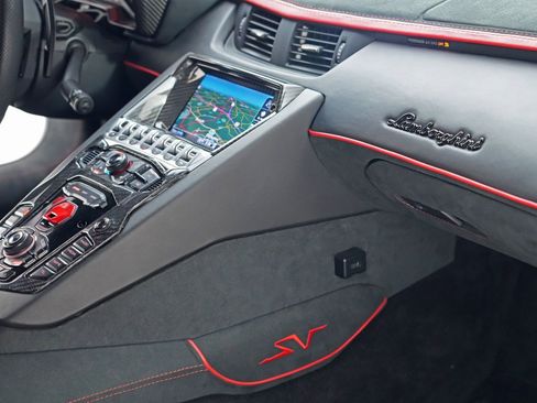 Used 2017 Lamborghini Aventador S image 98