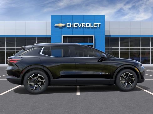 New 2026 Chevrolet Equinox EV LT AWD/4WD image 33