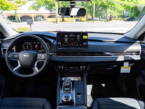 New 2026 Nissan Rogue SL AWD/4WD image 9