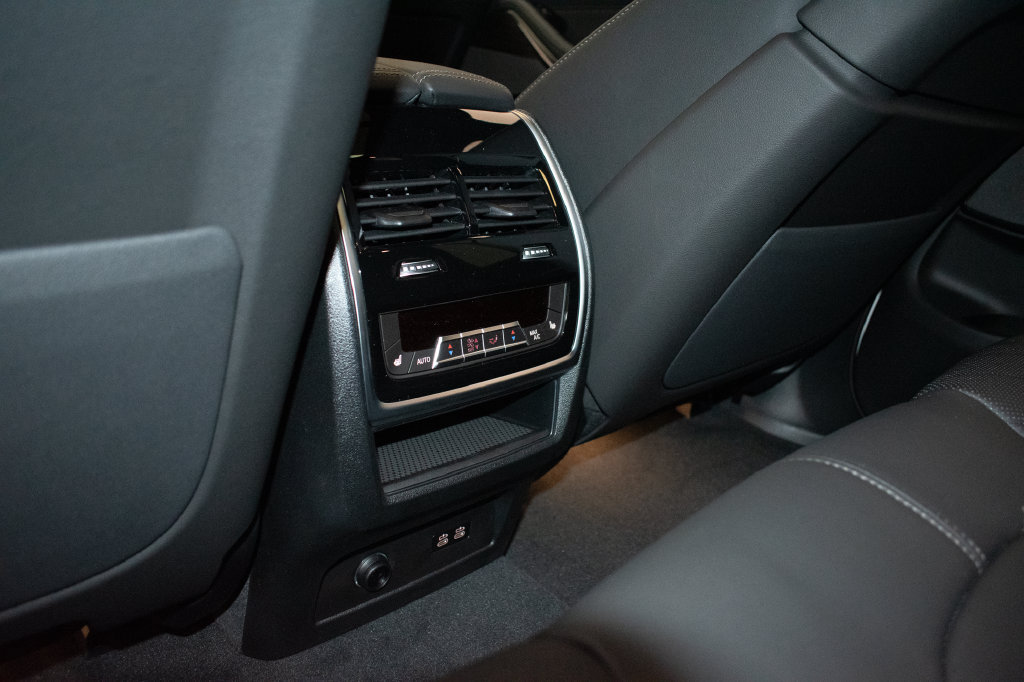 New 2026 BMW X5 xDrive40i AWD/4WD image 25
