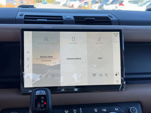 New 2025 Land Rover Defender 110 X-Dynamic SE image 23