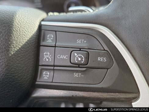 Used 2023 Jeep Grand Cherokee L Limited w/ Black Appearance Package image 23