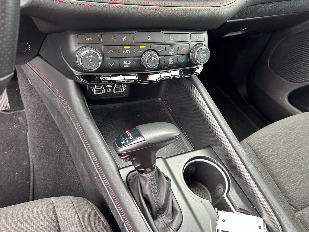 Certified 2026 Dodge Durango GT w/ Blacktop Package RWD image 13