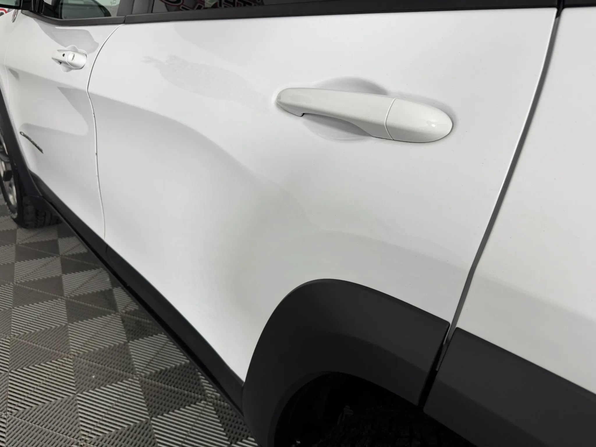 Used 2019 Jeep Cherokee Trailhawk w/ Cold Weather Group AWD/4WD image 25