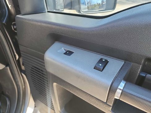 Used 2011 Ford F250 Lariat w/ Lariat Interior Pkg image 38