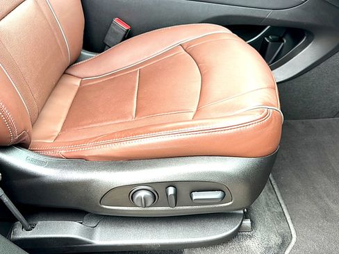 Used 2019 Buick Enclave Avenir w/ Avenir Technology Package image 26