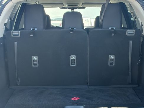 Used 2024 Nissan Pathfinder S image 16