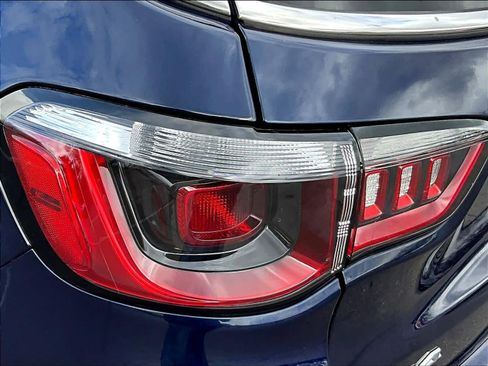 Used 2021 Jeep Compass Latitude w/ Convenience Group AWD/4WD image 33