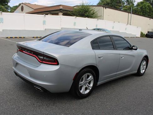 Used 2020 Dodge Charger SXT RWD image 7