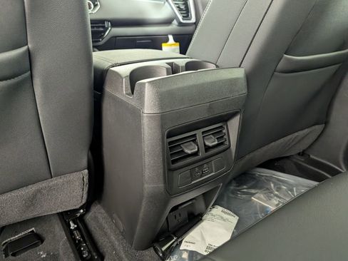 New 2026 GMC Canyon Elevation w/ Convenience Package image 30