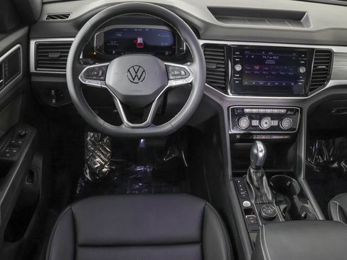 Certified 2023 Volkswagen Atlas Cross Sport SE w/ Black Wheel Package AWD/4WD image 37