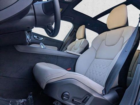 New 2026 Volvo XC60 B5 Plus w/ Climate Package image 4
