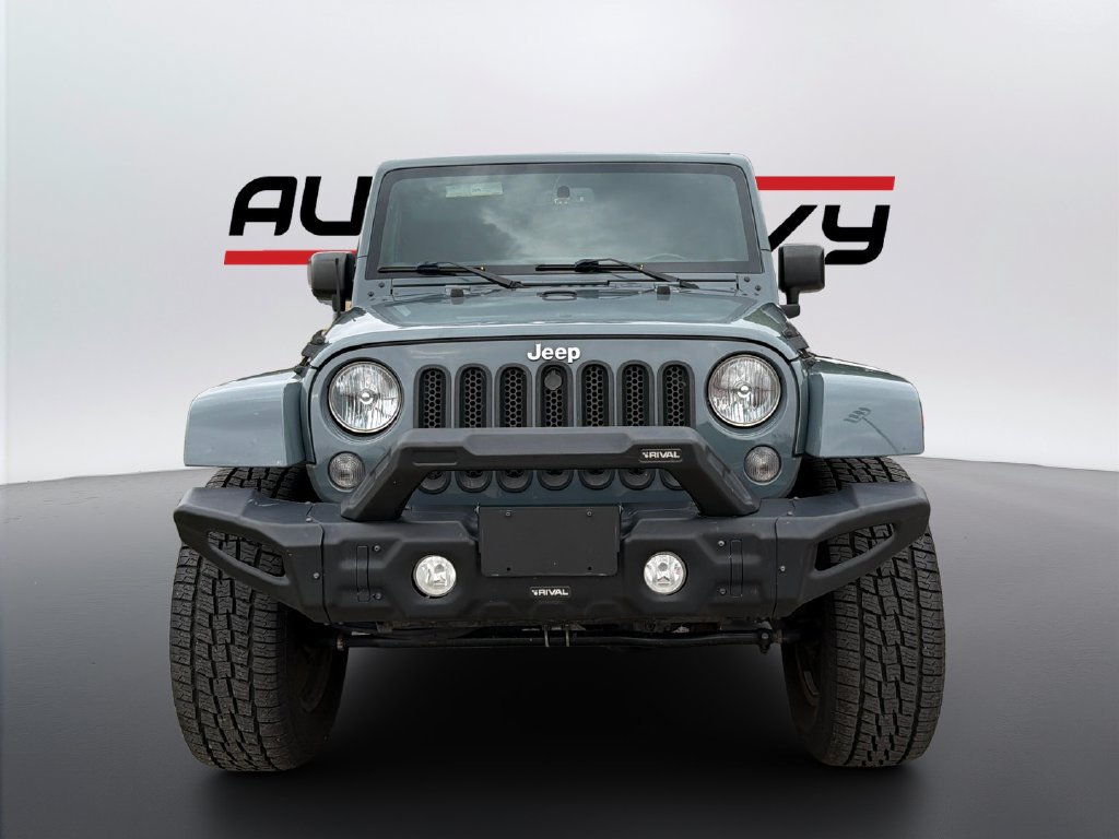 Used 2015 Jeep Wrangler Unlimited Sahara w/ Max Tow Package AWD/4WD image 2
