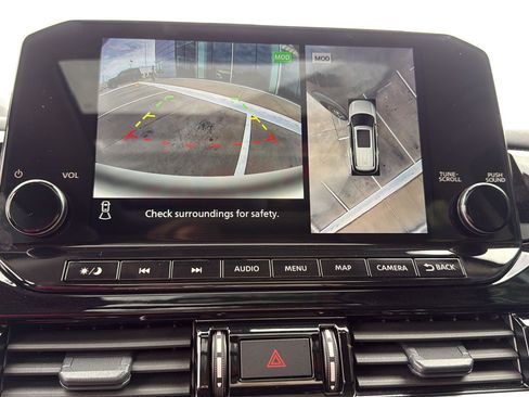 Used 2024 Nissan Pathfinder Platinum w/ Cargo Package image 30