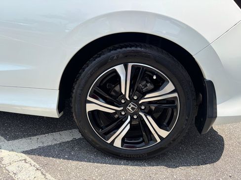 Used 2017 Honda Civic Touring image 28