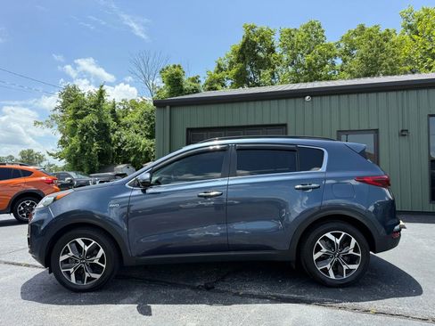 Used 2021 Kia Sportage EX w/ EX Technology Package image 3