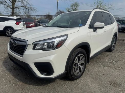 Used 2019 Subaru Forester Premium image 1