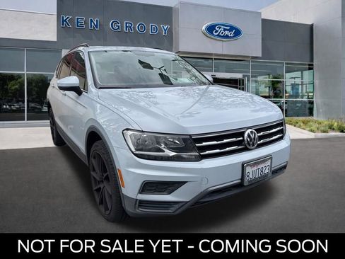 Used 2019 Volkswagen Tiguan SE w/ Panoramic Sunroof Package image 1