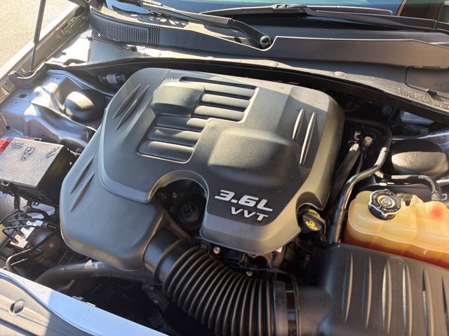 Used 2016 Chrysler 300 C AWD/4WD image 26