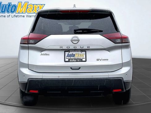 Used 2024 Nissan Rogue SV AWD/4WD image 7
