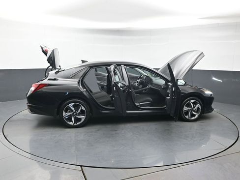 Used 2023 Hyundai Elantra SEL w/ Convenience Package FWD image 46