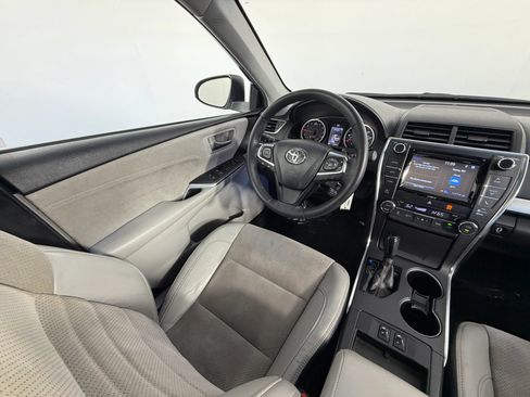 Used 2017 Toyota Camry XSE w/ Moonroof Package FWD image 12